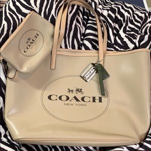 Coach metro beige leather horse & carriage tote